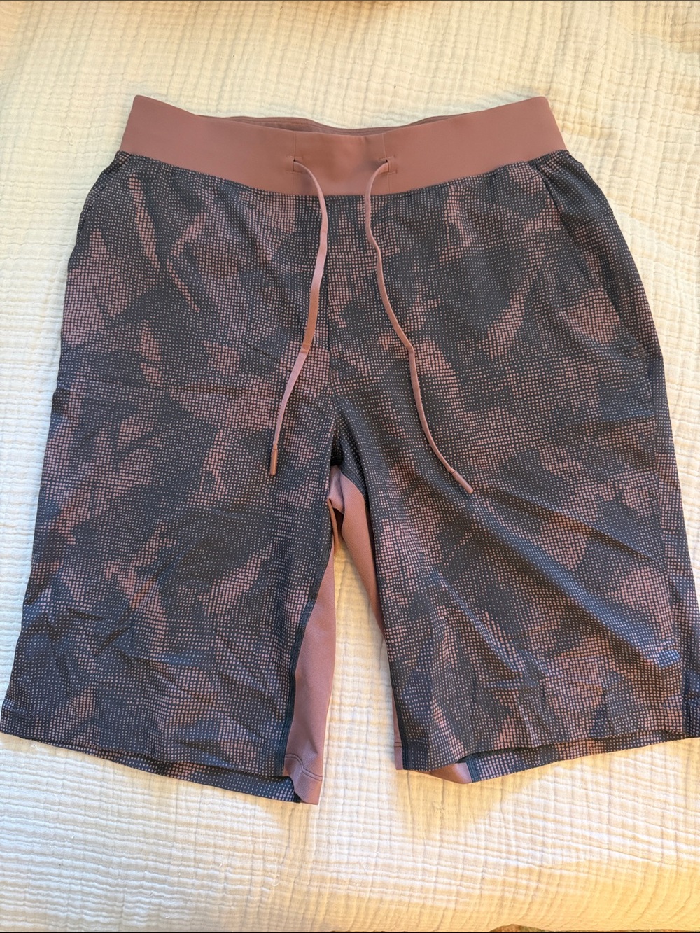 lululemon athletica Men's Athletic Shorts in Mauve and Charcoal